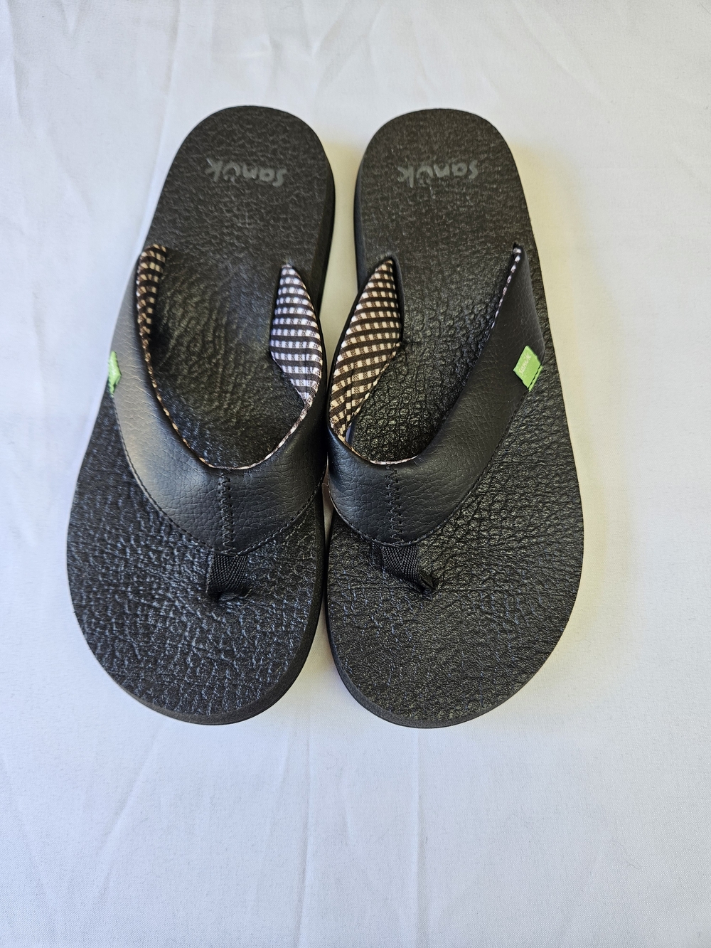 Womens Black SANUK Flip Flops - Comfortable Casual